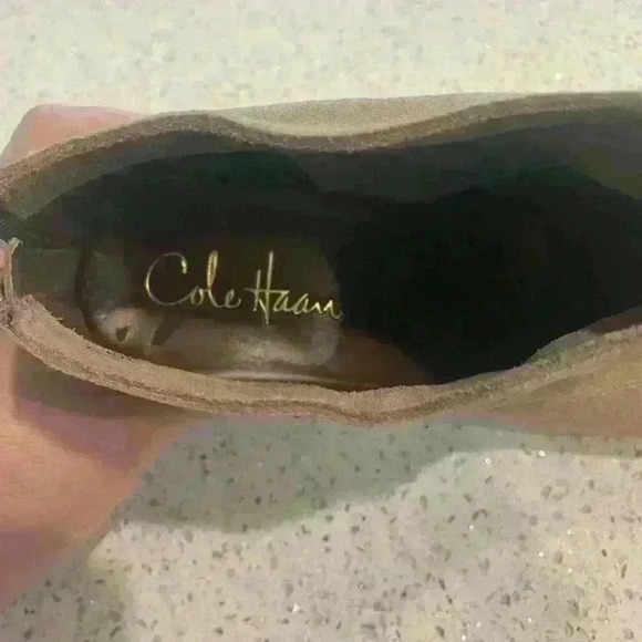 Cole Haan Women Suede Camel Ankle Heeled Booties. Size 9 B - Picture 6 of 7